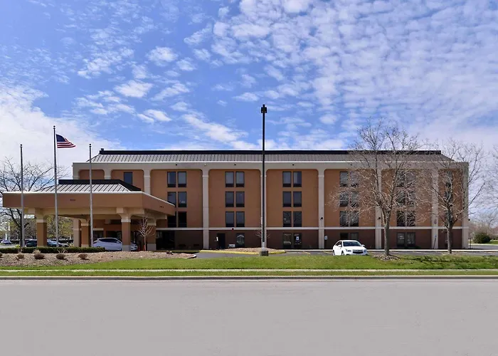 Quality & Near I-57 Hotel 3*