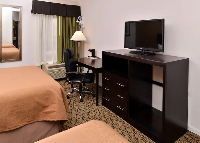 Quality & Near I-57 Hotel Matteson