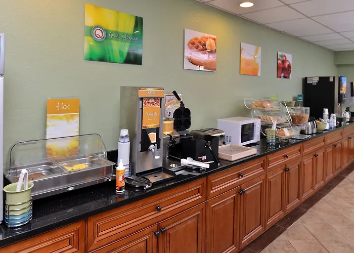 Quality & Near I-57 Hotel 3*