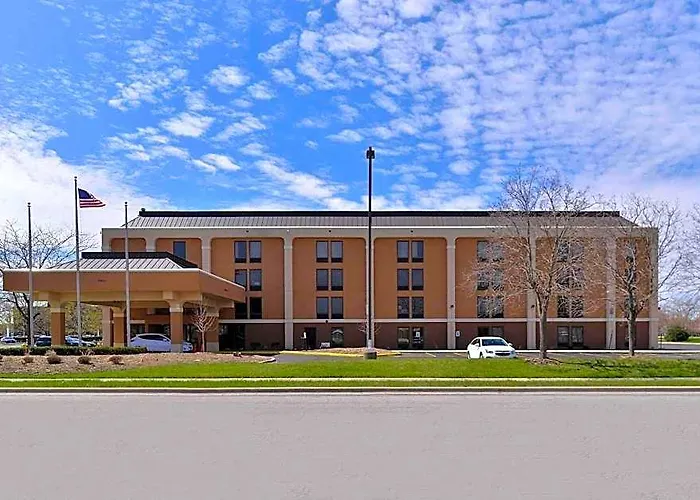 Quality & Near I-57 Hotel 3*