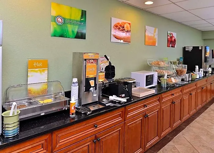 Quality & Near I-57 Hotel 3*