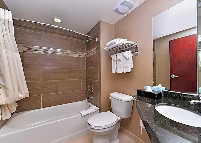 Quality & Near I-57 Hotel 3*